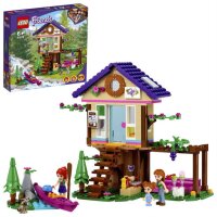 Baumhaus im Wald