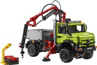 Mercedes-Benz Unimog U 5023 mit Kran